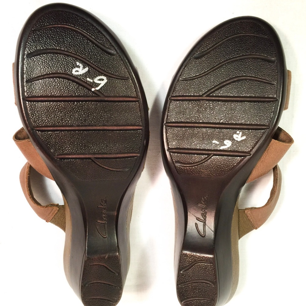Clarks Ladies Sandals - Picture 2 of 3